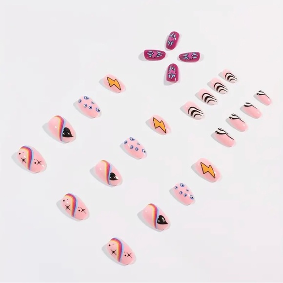 Press-On Nails with Epic Nail Art (Nail Glue Included!) - Picture 2 of 5